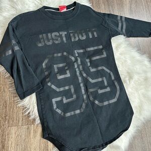 Nike black baseball tee